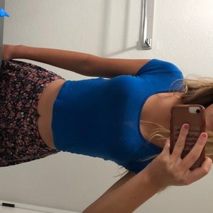 Blue cropped Tee